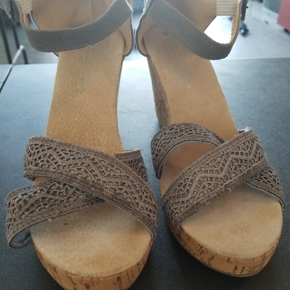 Tom's wedge sandals, size 9